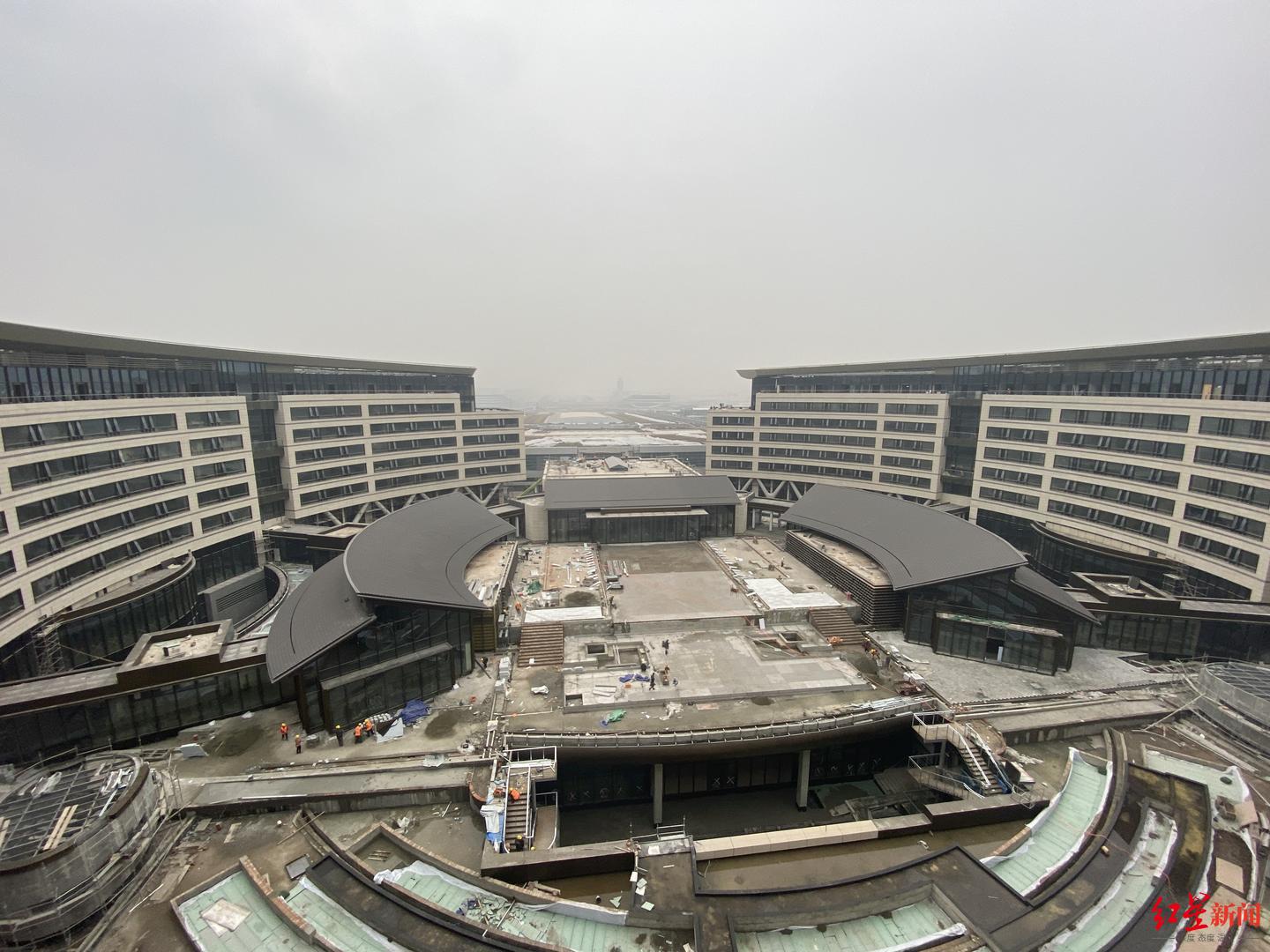 在"天府之眼"看飞机起降,成都天府国际机场酒店预计6月建成